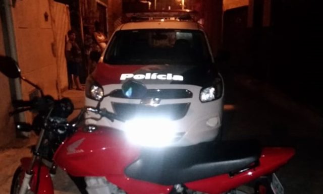 Indivíduos roubam moto, resistem à prisão, mas acabam detidos em Piracicaba Piracicaba