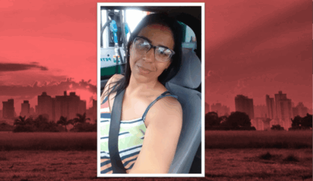 Mulher de 40 anos morre após colidir seu veículo contra um caminhão