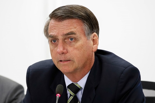 Bolsonaro confirma Mendonça na Justiça e Ramagem, amigo de seus filhos, na Polícia Federal