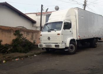 Bebê morre ao ser atropelado pelo caminhão do próprio pai neste domingo (27)