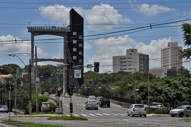 Prefeitura instala mais 20 semáforos com contadores regressivos em Piracicaba (SP)