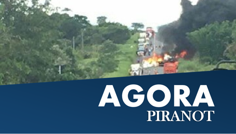 Fogo em caminhão interdita a Rodovia Geraldo de Barros nesta noite (15)