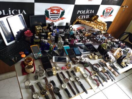 Mulher é detida acusada de furtar objetos de veículos, em Campinas (SP)