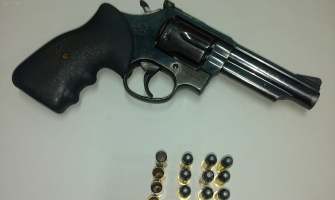 Homem é detido em sítio de Rio das Pedras (SP) após anunciar arma ilegal para venda