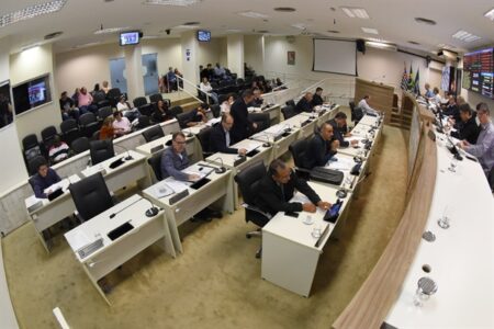 Câmara de Piracicaba aprova lei que proíbe canudos plásticos no comércio do município