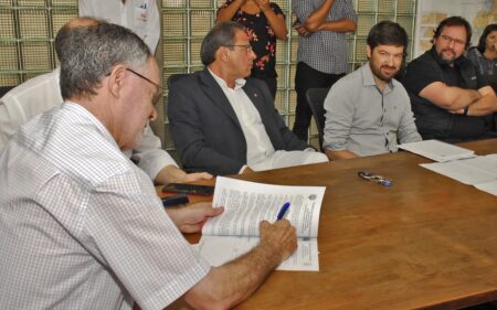 Barjas assina contrato de R$ 418 mil para reforma e ampliação da UBS Caxambu