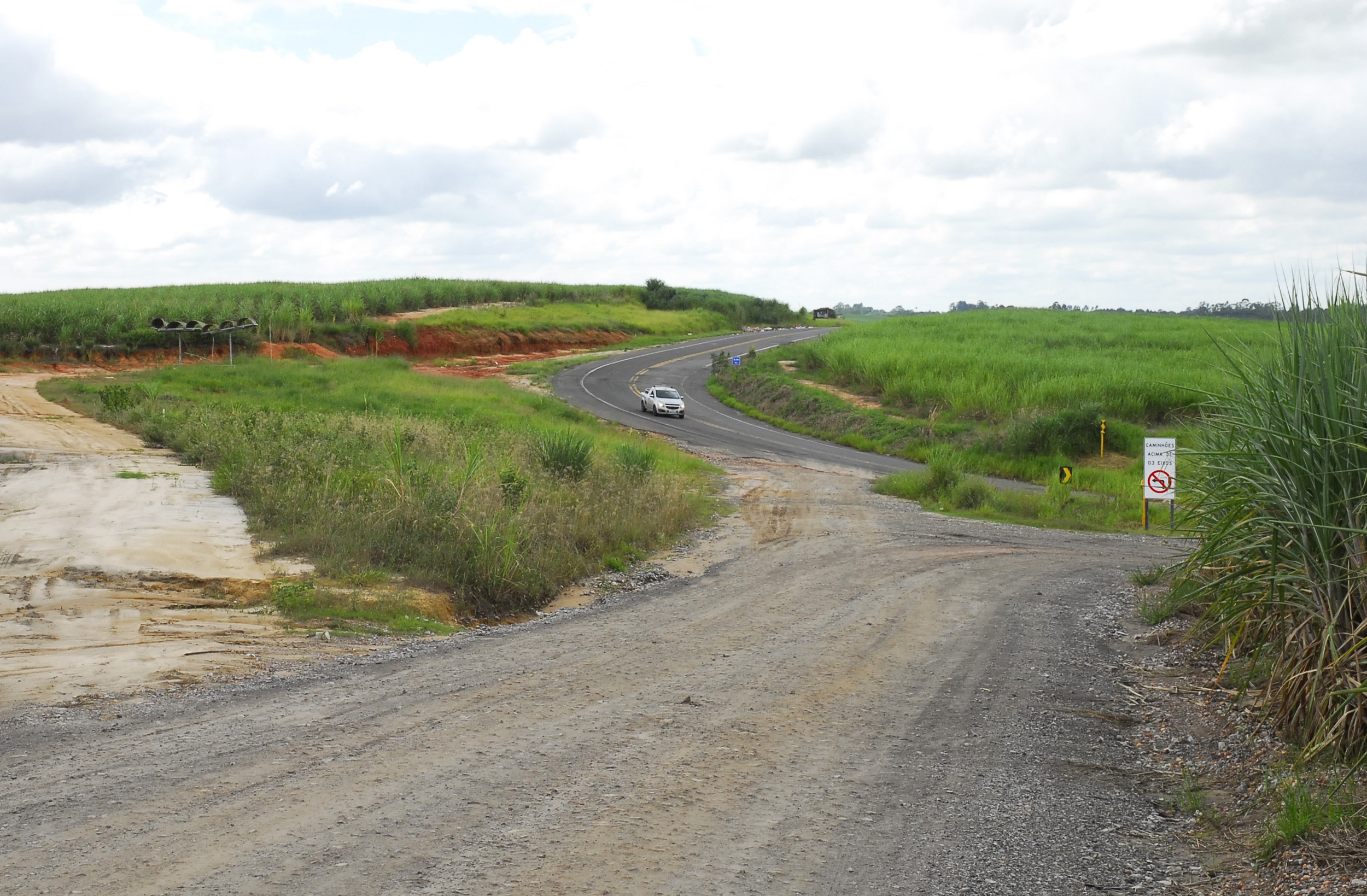 Prefeitura de Piracicaba abre licitação para pavimentar rotatória no Água Bonita