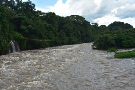 Véu da Noiva, um dos principais pontos turísticos de Piracicaba, amanhece sem água nesta terça (16) rio