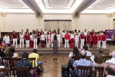 Estão abertas as inscrições para aulas gratuitas de canto coral em Piracicaba