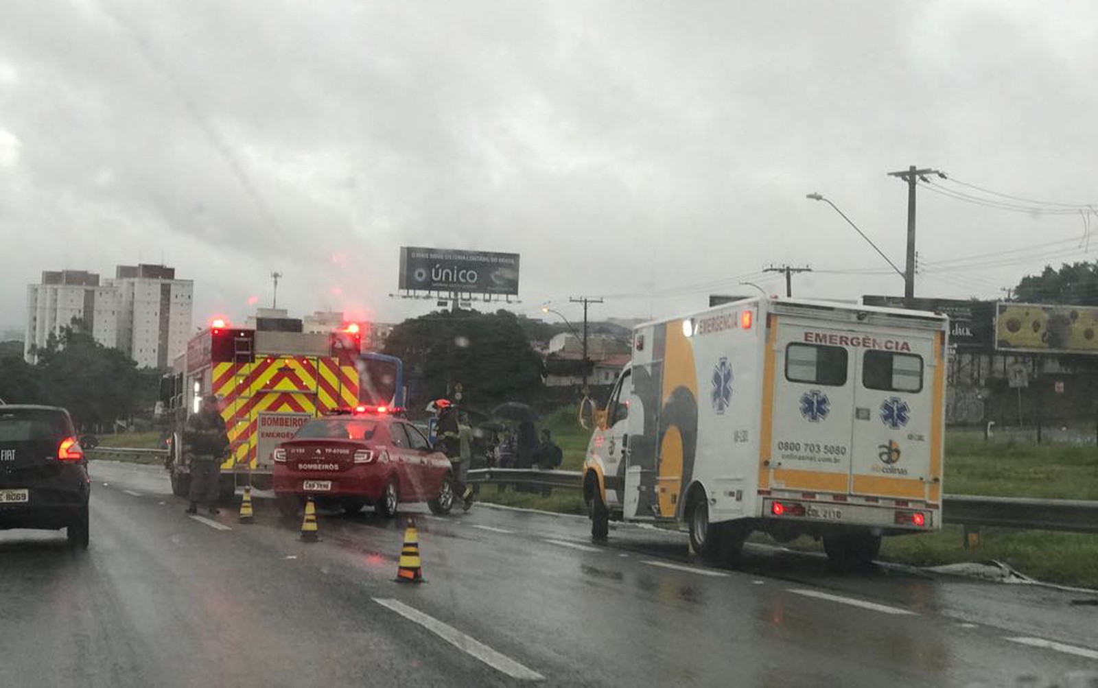 Motorista fica gravemente ferido após colidir contra ônibus, em Campinas