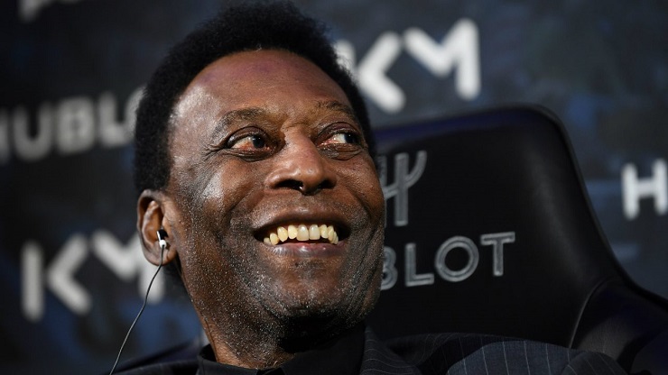 Pelé recebe homenagens pelo aniversário de 80 anos