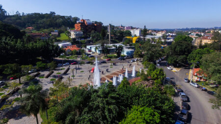 Comércio de Águas de São Pedro funciona normalmente no feriado