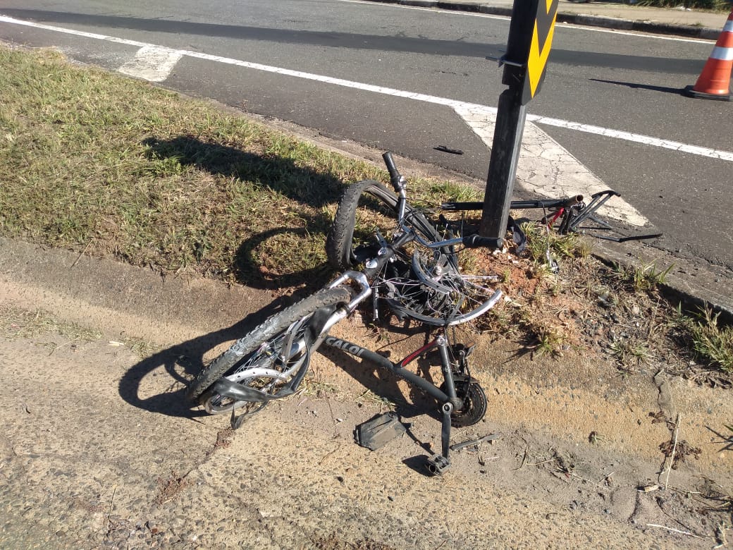 Motorista foge após atropelar e matar ciclista, em Campinas