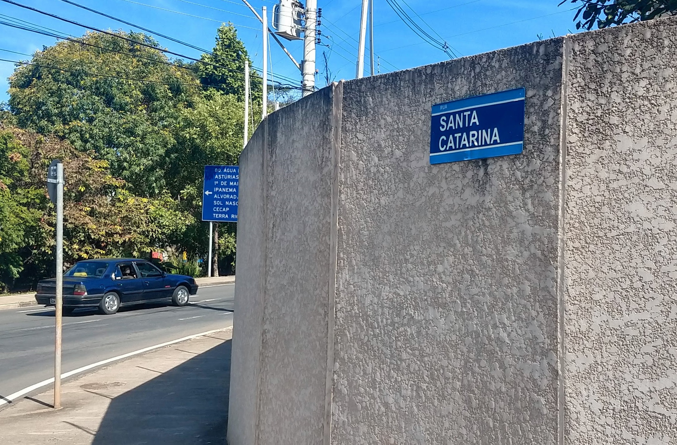 Prefeitura de Piracicaba vai instalar e recuperar três mil placas com nomes de ruas