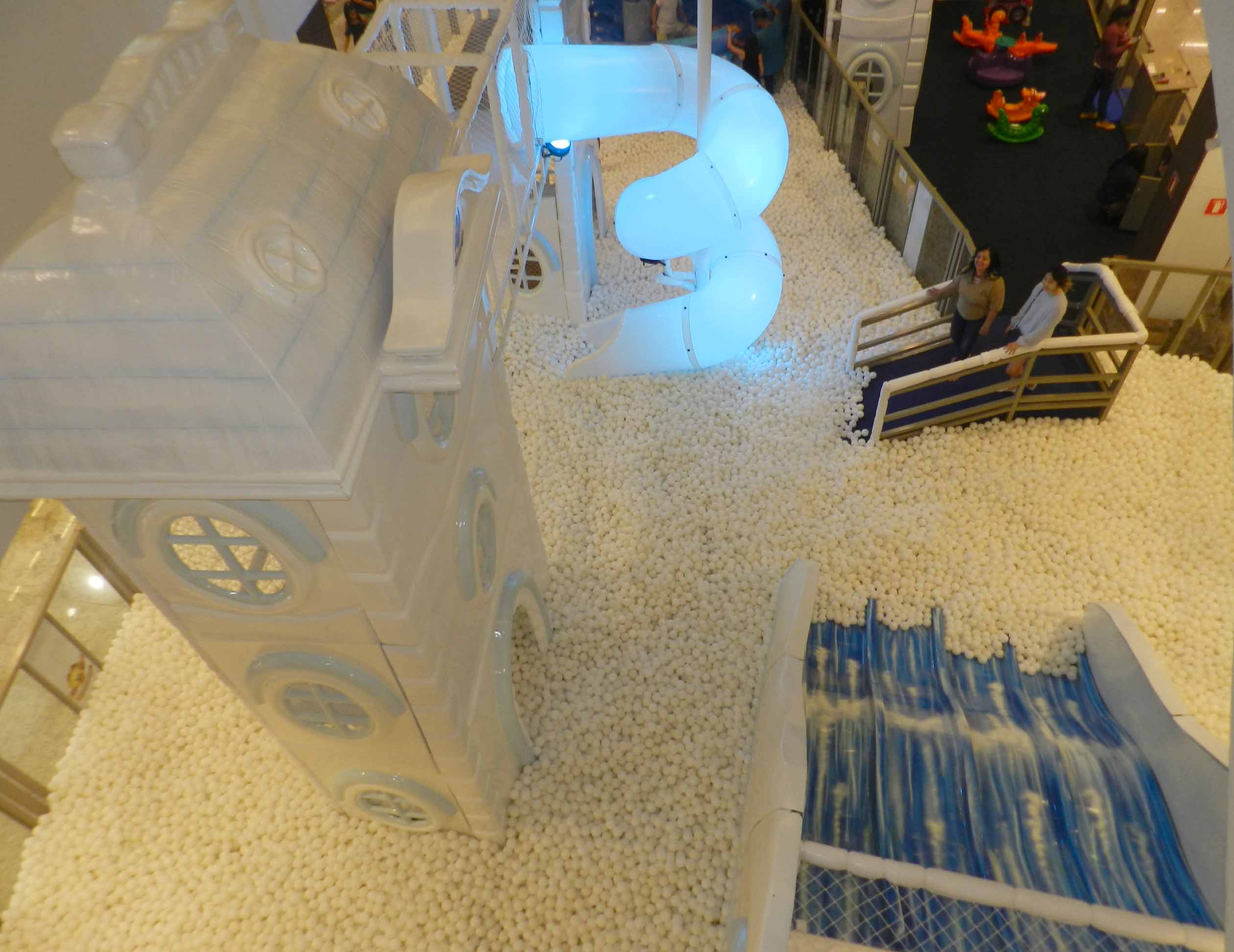 Shopping Piracicaba recebe circuito com piscina de bolinhas gigante e brinquedos