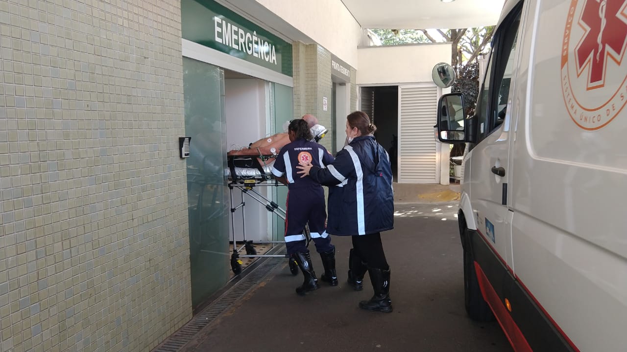 Idoso de 72 anos toma inúmeras picadas de abelhas e é socorrido às pressas em Piracicaba