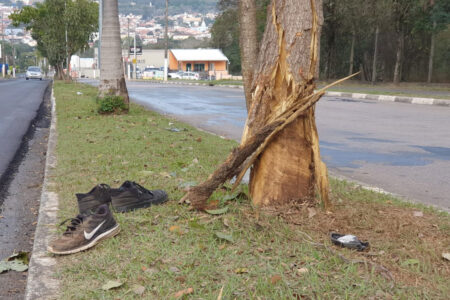 Duas pessoas morrem em acidente com moto em Avenida de Capivari