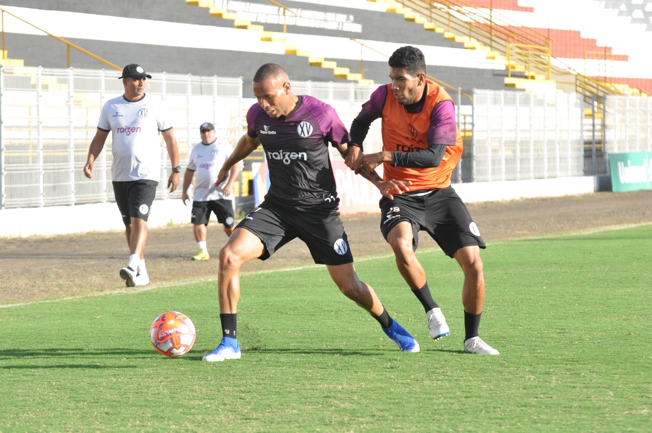 XV inicia preparação visando duelo pela manutenção da liderança