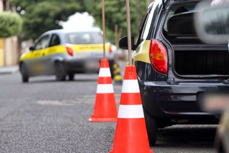 Detran/SP flagra irregularidades em três auto-escolas de Piracicaba