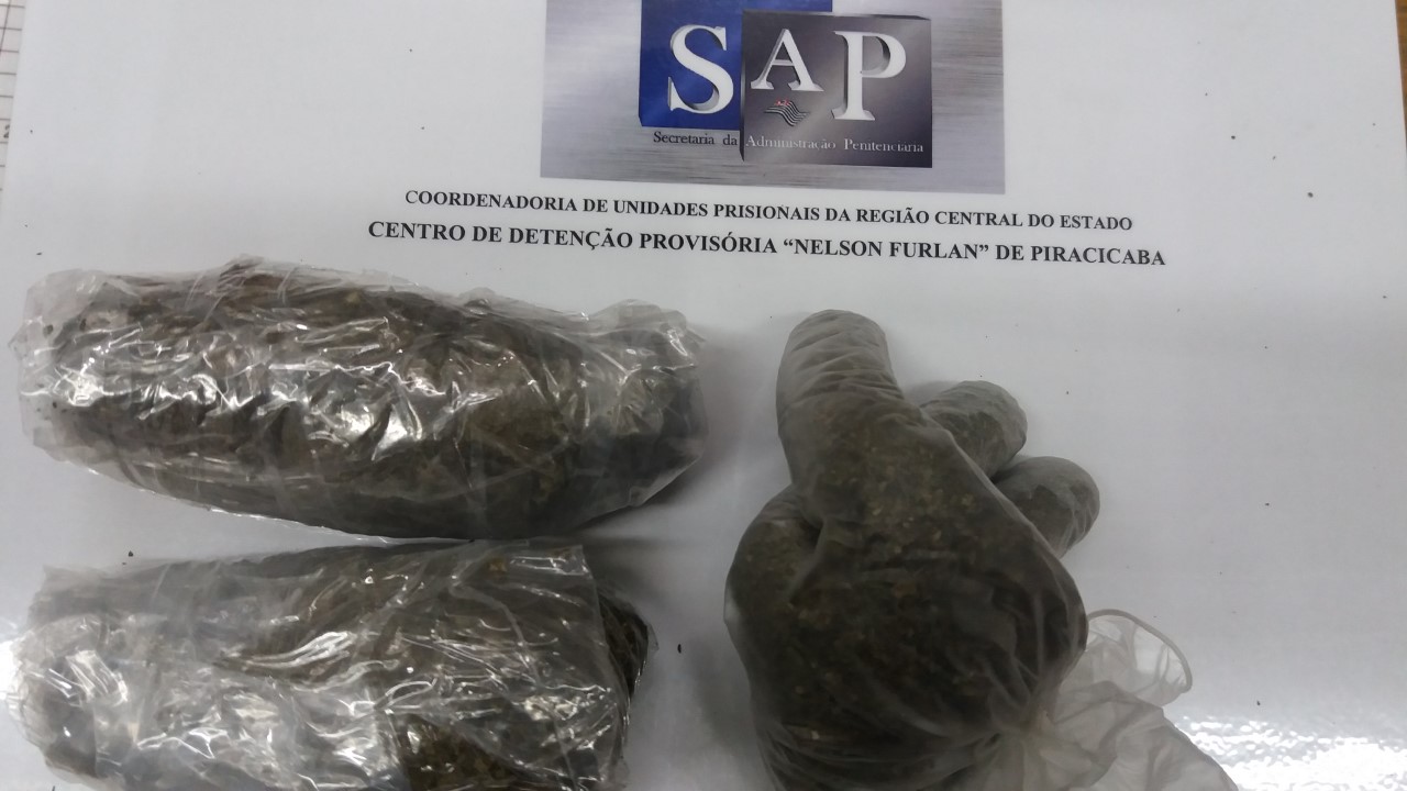 Mulher é detida tentando entrar com maconha no CDP de Piracicaba