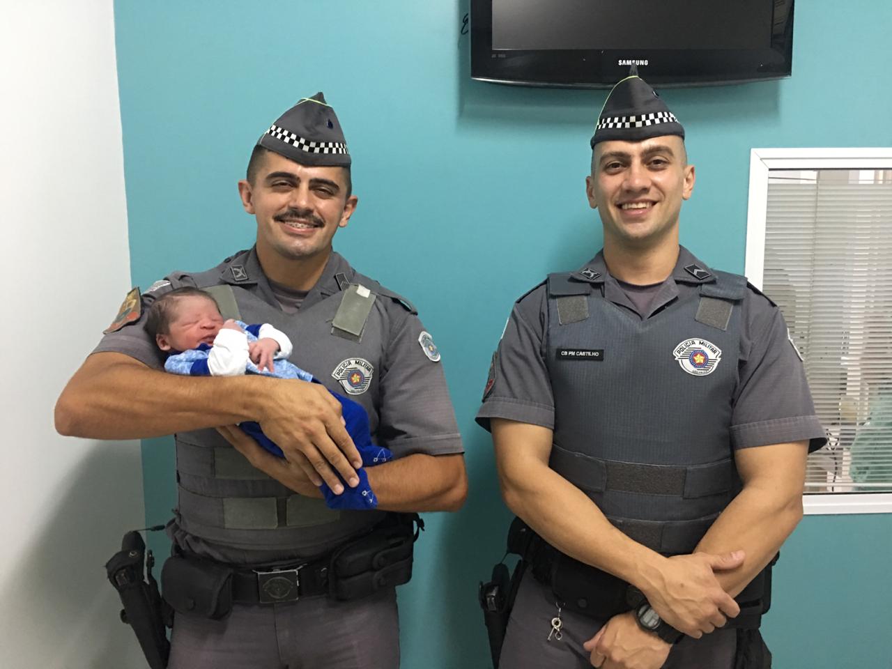 Em Piracicaba, policiais militares ajudam mulher em trabalho de parto