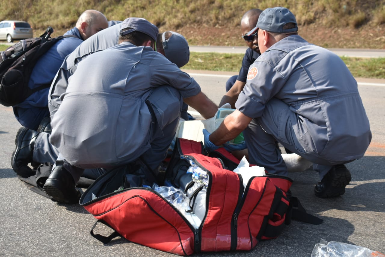 Em Piracicaba, homem que se jogou na frente de carreta segue estável