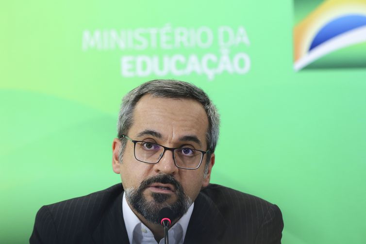 Enem 2019: Ministro diz que exame terá como foco conhecimentos objetivos
