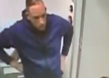 Imagem mostra criminoso, na sala do cofre - Foto: Divulgação