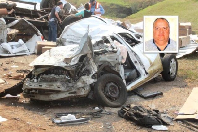 Caminhão desgovernado passa por cima de carro e mata motorista