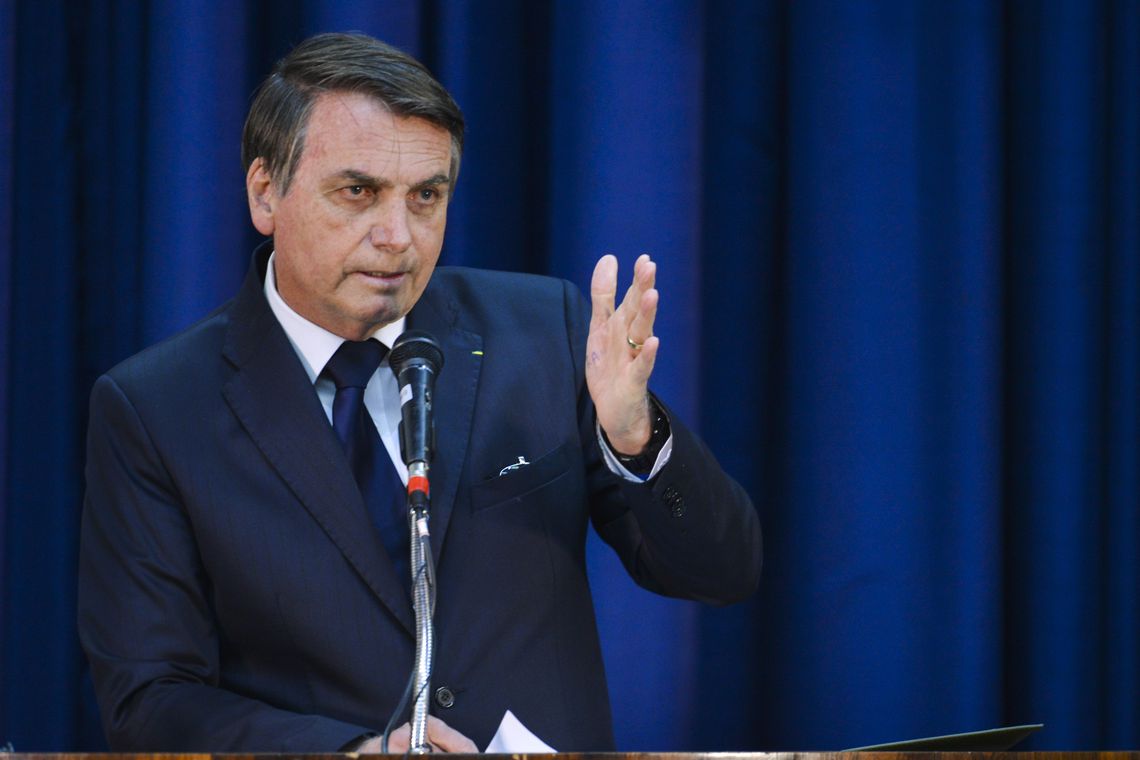 Bolsonaro quer investigar aumento abusivo em postos de combustível