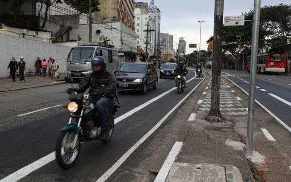 Vereador de Piracicaba quer faixa exclusiva para motos no trânsito da cidade