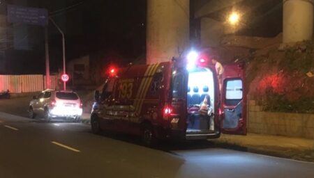 Homem encontrado sob viaduto de Piracicaba segue sem identificação na Santa Casa