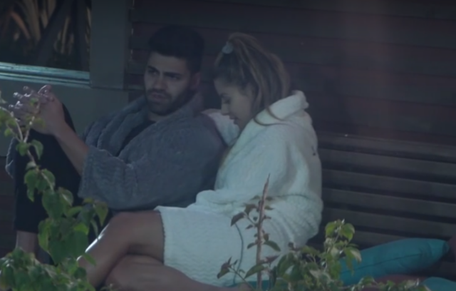 Em A Fazenda, Aricia se declara para Netto e disse que vai esperar por ele