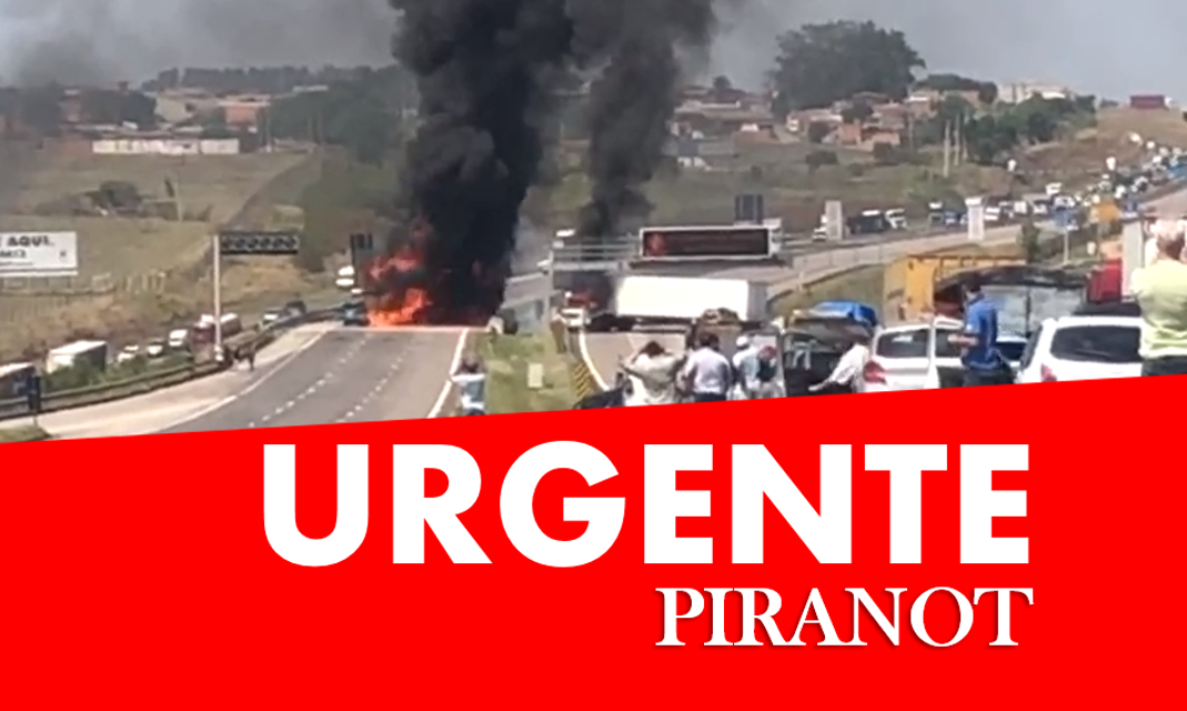 Assalto no Aeroporto de Viracopos deixa baleados, caminhões incendiados e fecha rodovia