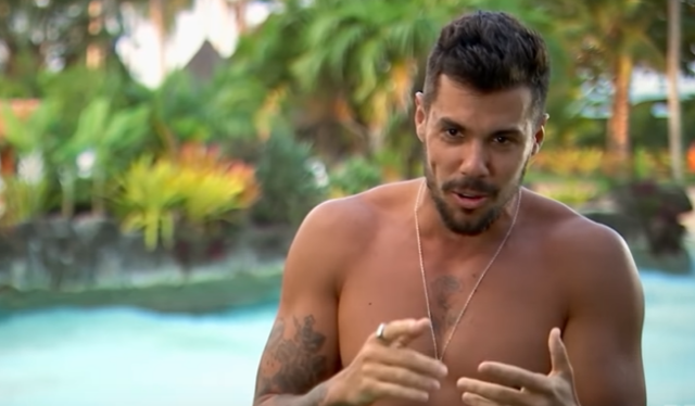 Hana beija Lipe e Any no “De férias com o Ex”