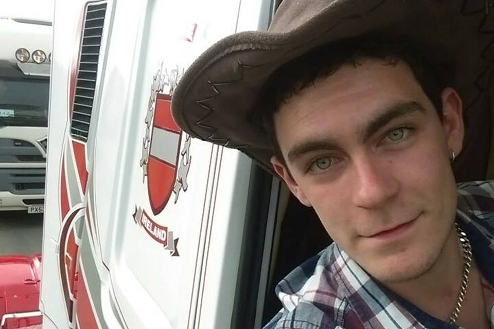 39 corpos achados em caminhão são de nacionalidade chinesa