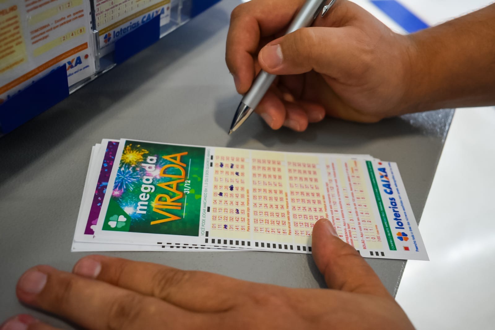 Mega da Virada 2019 pode pagar R$ 300 milhões; confira o sorteio