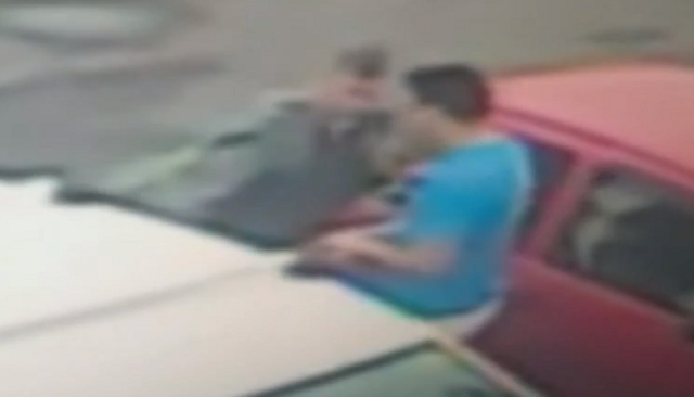 Jovem de 28 anos é morto em supermercado; namorado é suspeito