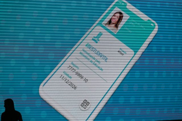 MEC lança aplicativo que serve de carteira de estudante