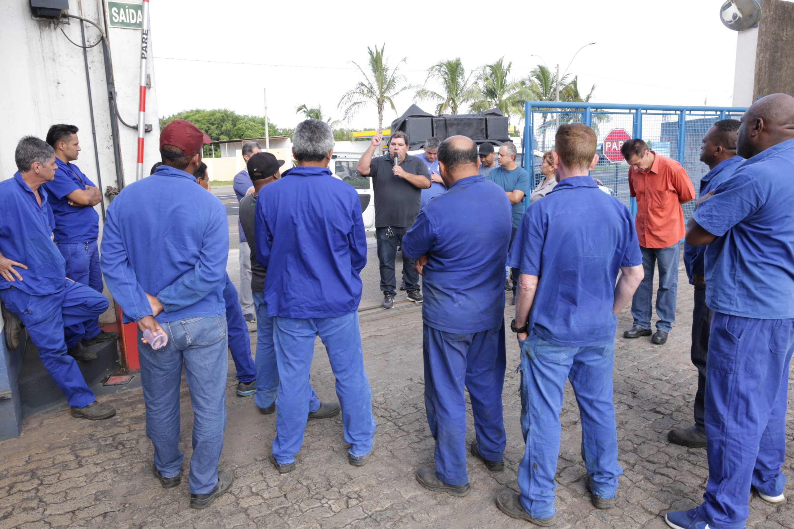 Sindicato cobra salários atrasados de trabalhadores de empresa de Piracicaba