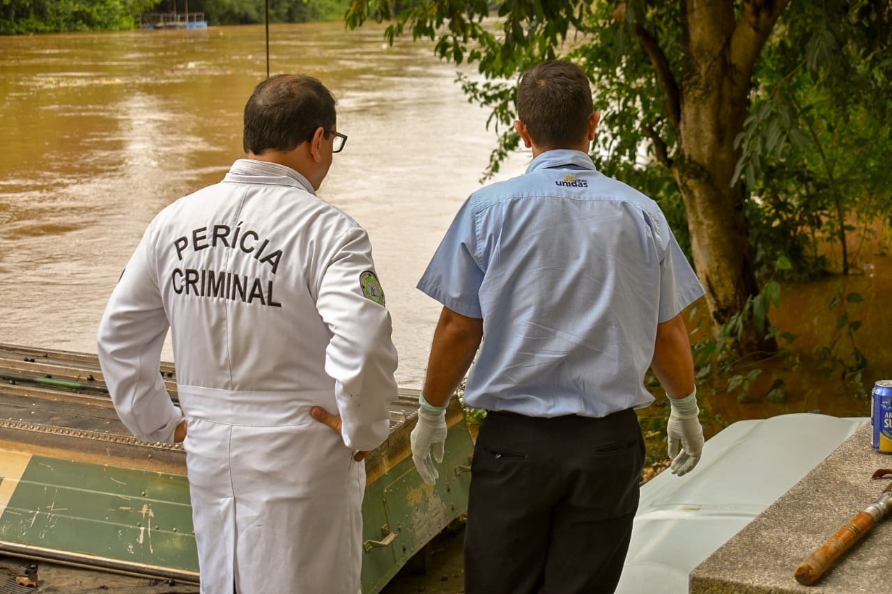 Fotos: cadáver é encontrado boiando no Rio Piracicaba na manhã desta segunda (13)