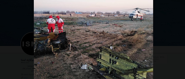 Avião com 180 pessoas cai e explode no Irã