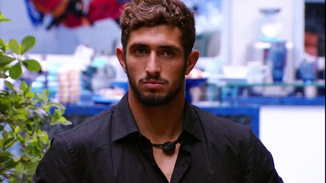 Lucas Chumbo estreou o palco de eliminação deixando a casa com 75,54% dos votos