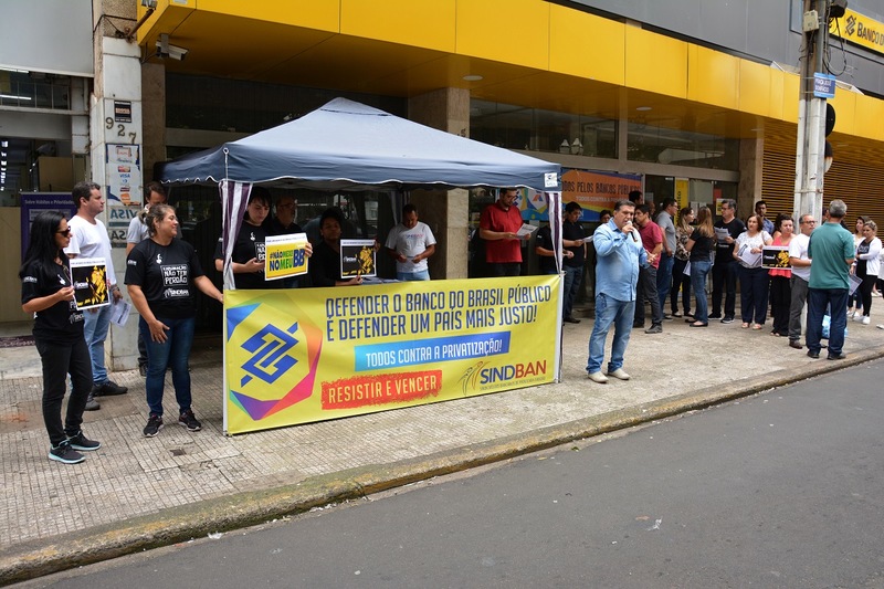 Em Piracicaba, funcionários do Banco do Brasil e Estilo protestam contra reformulação
