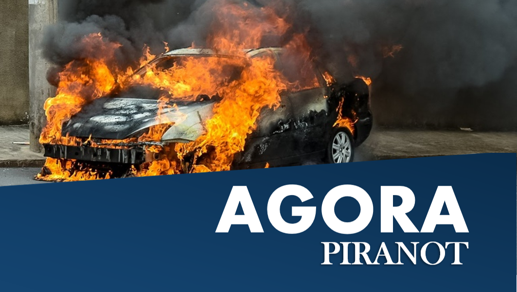 Veículo pega fogo em avenida de Piracicaba e mobiliza o Corpo de Bombeiros