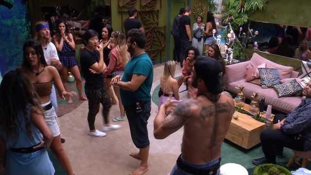Daniel e Ivy entram na casa do BBB20