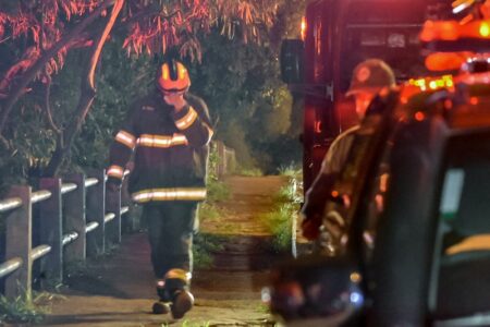 Em Piracicaba, bombeiros fecham a Ponte do Caixão para resgatar idoso de 64 anos