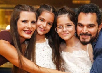 Luciano, Flávia e as gêmeas (Foto: Reprodução)