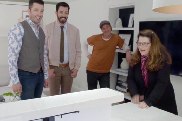 Brad Pitt se junta aos Irmãos à Obra e se emociona ao reformar casa de maquiadora