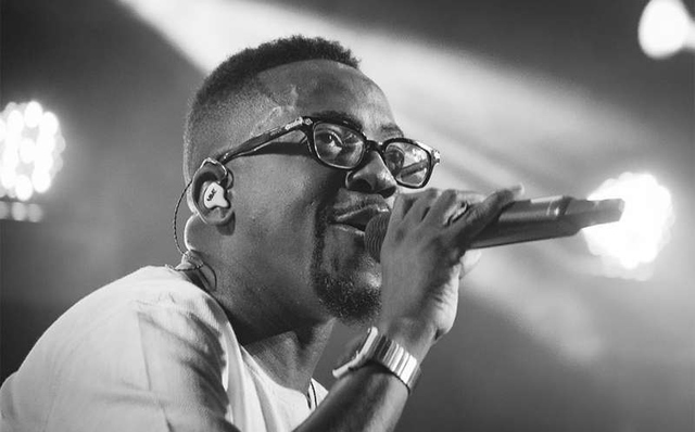 Após ser diagnosticado com Covid-19, Mumuzinho faz live para tranquilizar fãs Após ser diagnosticado com Covid-19, Mumuzinho faz live para tranquilizar fãs